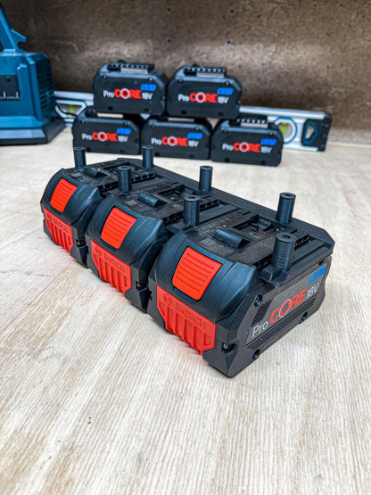 Akku Wandhalterung geeignet für Bosch 18V Professional Akkus Blau (auch ProCore) Akku-Halterung Wandhalter (3 Akkus) inkl. Schrauben & Dübel